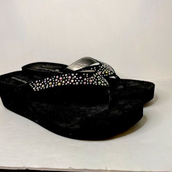 WEDGE FLIP FLOPS BY MONTEGO BAY - Picture 2 of 7